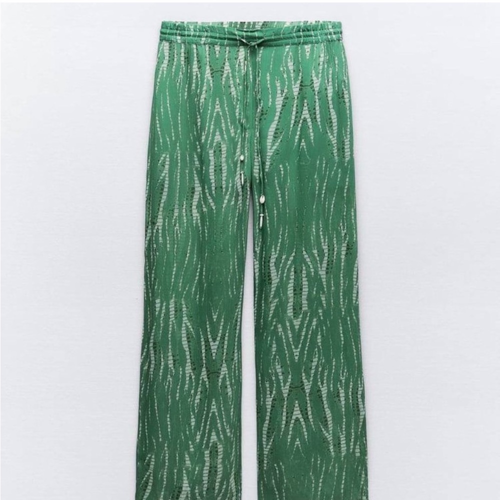 NWOT! zara medium green printed beach cover up Pants.
